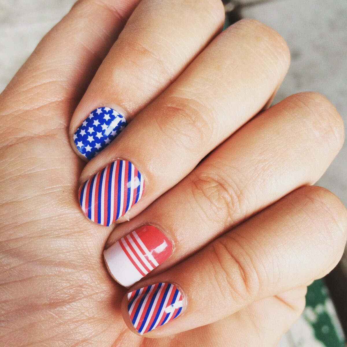 Wie wird man eine gute Nageldesignerin?